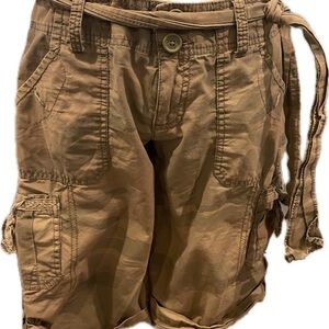 Hollister Women’s Camo Cargo Knee Length Shorts M